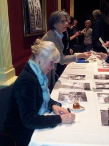 Annegreet van Bergen signing books